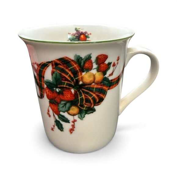 William James Fine Stoneware Coffee Mug Christmas Fruit Garland Holiday 4.25” - Picture 2 of 7